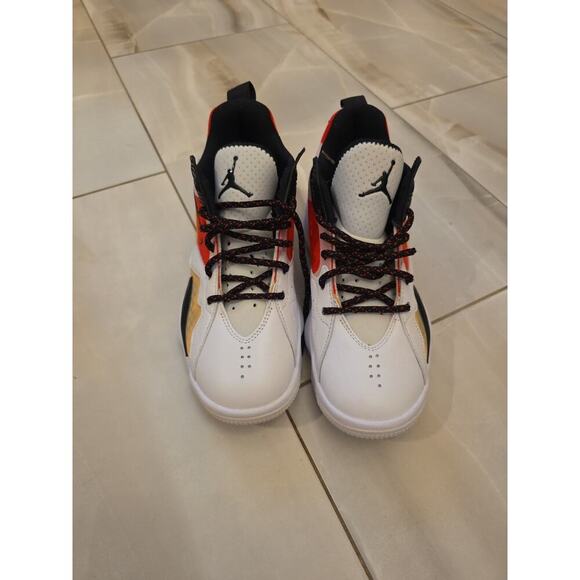 Nike Jordan Zoom ‘92 Women's Size 9 White Black Siren Red Yellow CK9184-102 - Picture 16 of 16